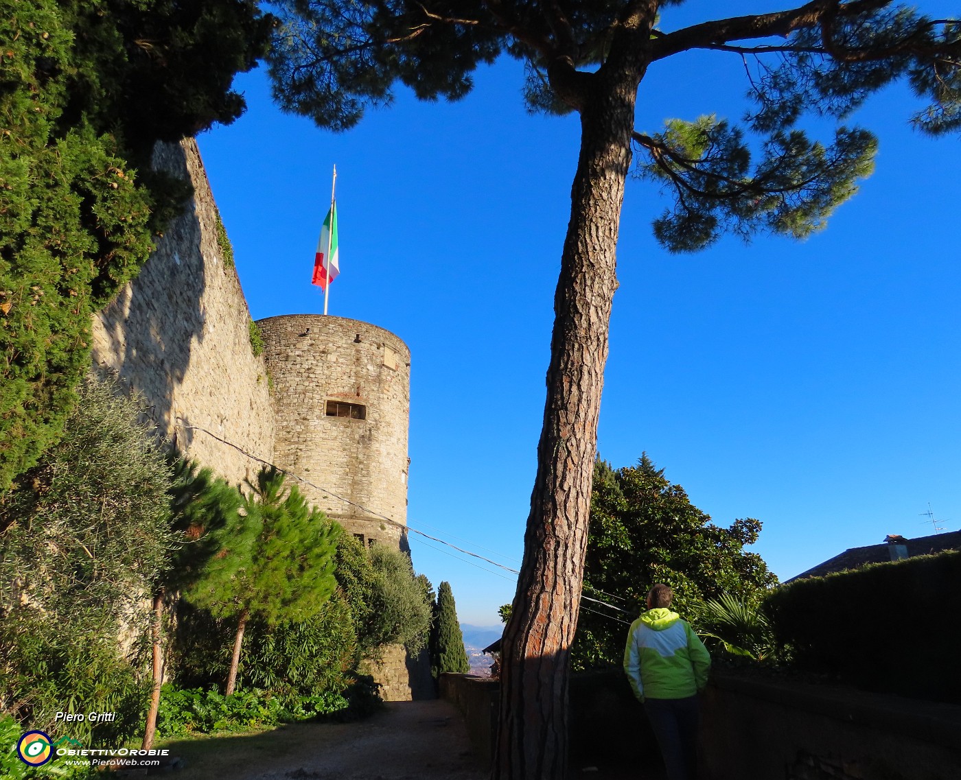 03 Parco e torrione della Rocca.JPG